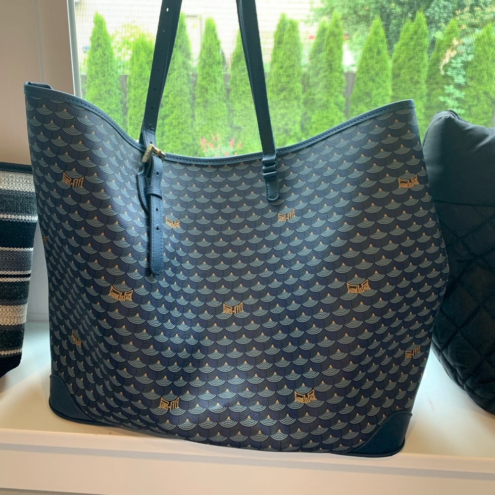 Navy blue tote bag